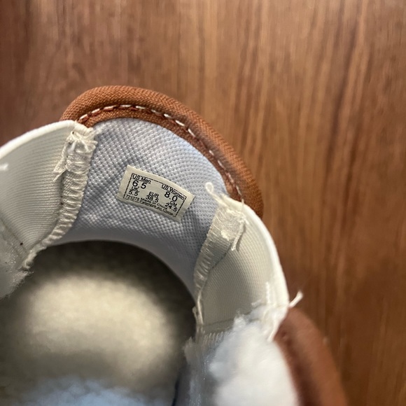 Vans - Picture 3 of 4